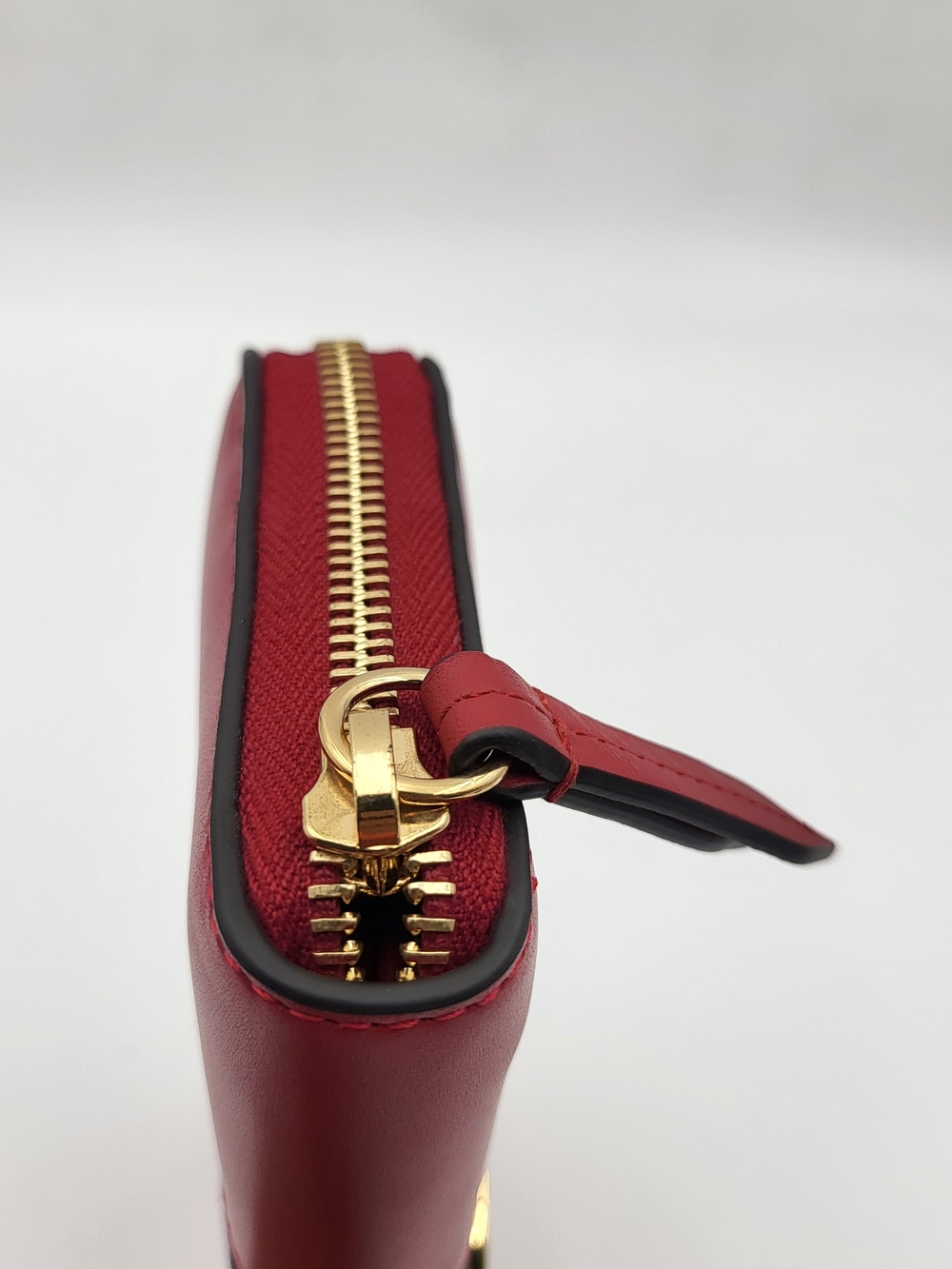 GUCCI Calfskin Sylvie Zip Around Long Wallet Hibiscus Red 476083. Authentic.. - Picture 4 of 16